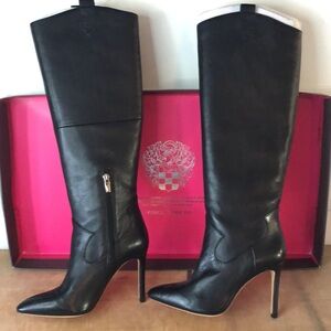 New. Never worn. Vince Comuto black classic black boot